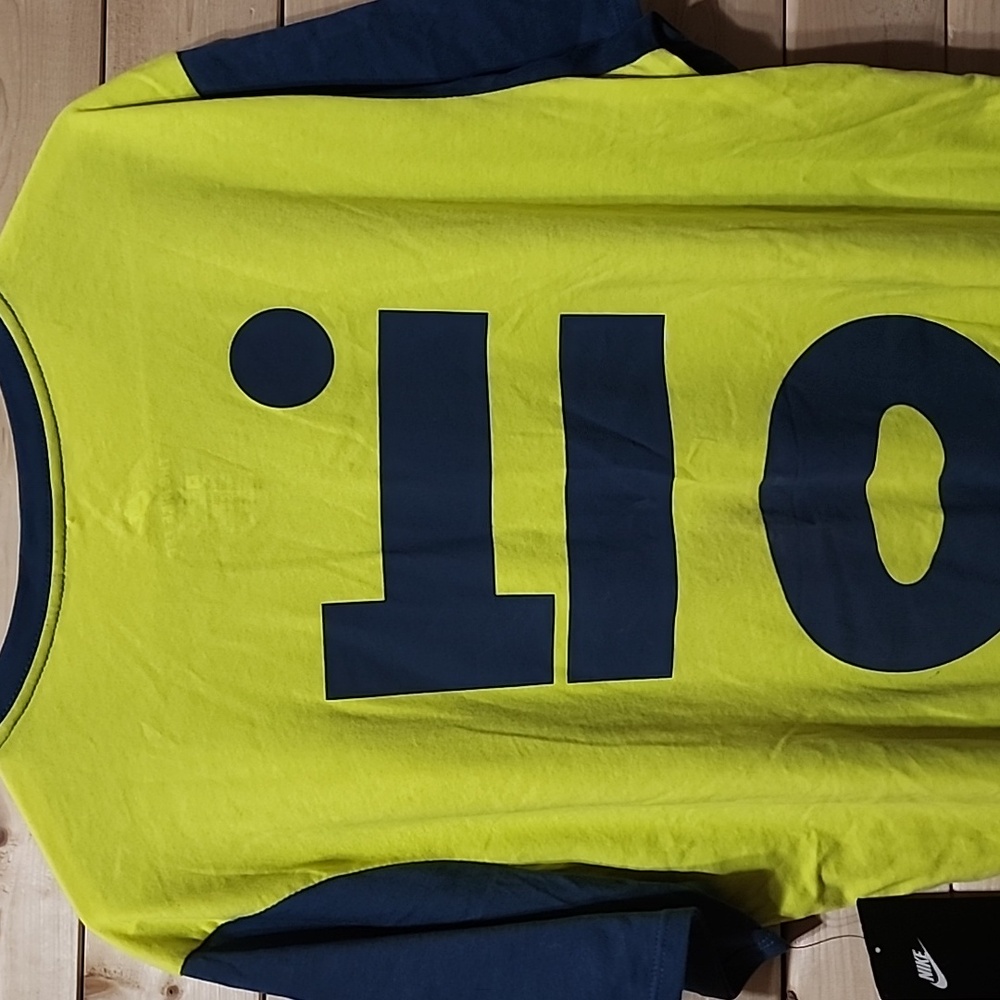Nike Blue and Yellow Graphic Tee Size XL NEW - Picture 5 of 6